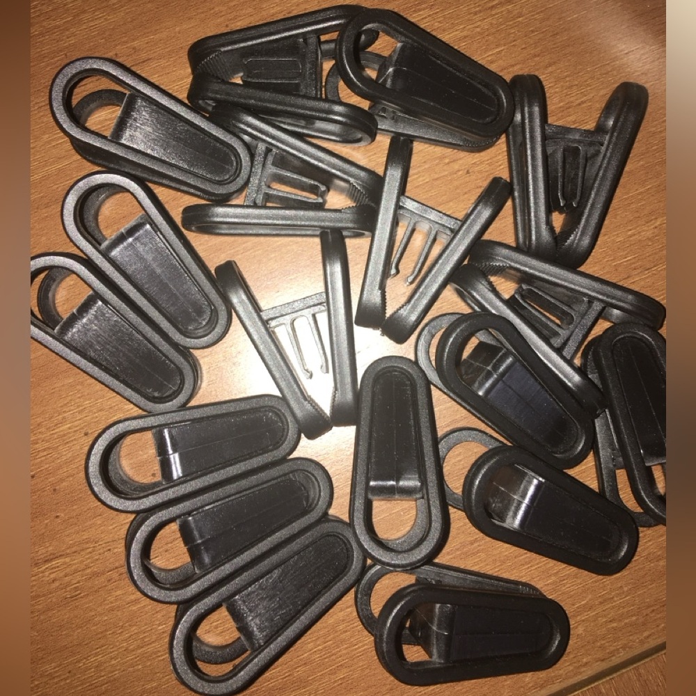 Mainstays Black Plastic Hanger Clips